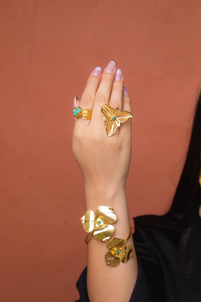 Anillo orquídea filigrana (dedo anular de mano derecha)