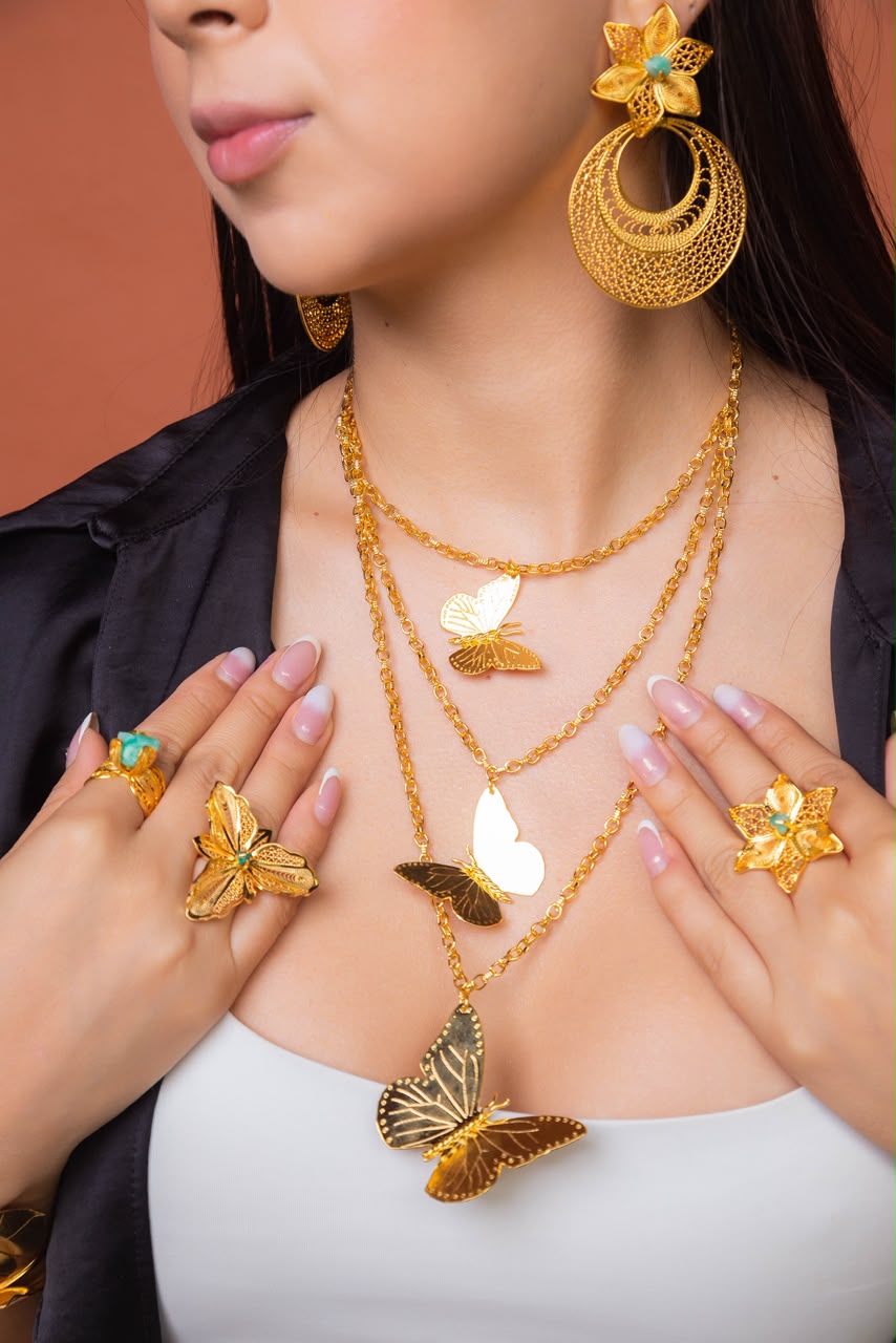 Anillo, aretes o collar